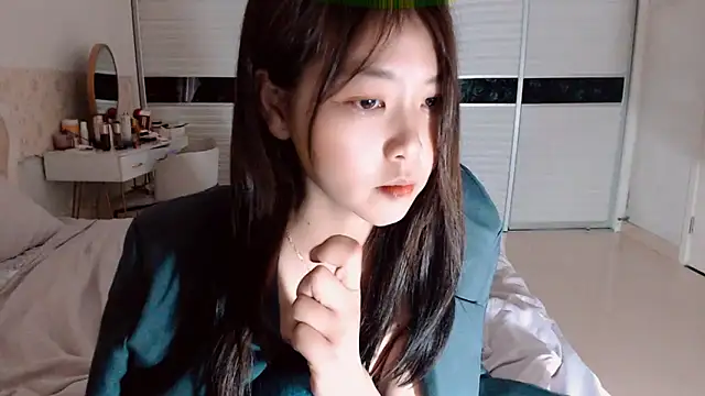 Snapshot of -Lucky_Girl chatting on May 27, 2026, 2:35 pm -Lucky Girl online show from May 27, 2026, 2:35 pm