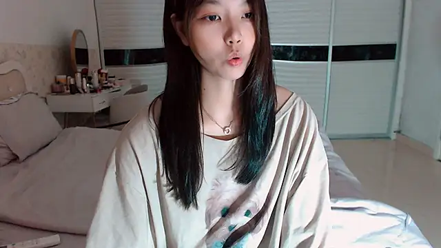 Snapshot of -Lucky_Girl chatting on May 26, 2026, 2:20 am -Lucky Girl online show from May 26, 2026, 2:20 am