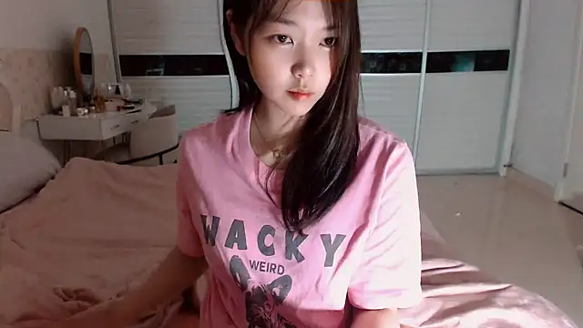 Snapshot of -Lucky_Girl chatting on June 8, 2026, 2:06 pm -Lucky Girl online show from June 8, 2026, 2:06 pm
