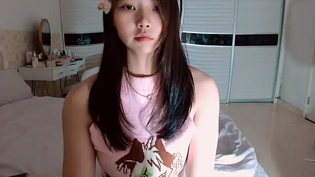 Snapshot of -Lucky_Girl chatting on June 1, 2026, 1:44 pm -Lucky Girl online show from June 1, 2026, 1:44 pm