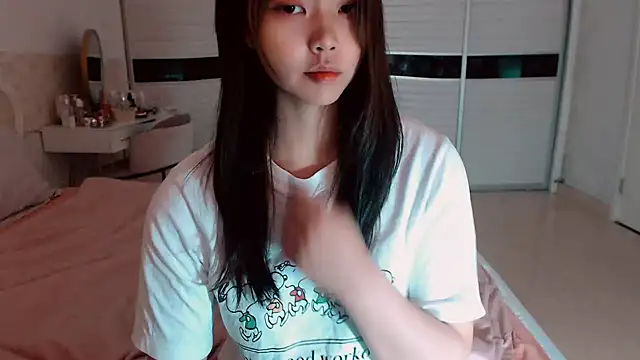 Snapshot of -Lucky_Girl chatting on June 10, 2026, 2:02 am -Lucky Girl online show from June 10, 2026, 2:02 am