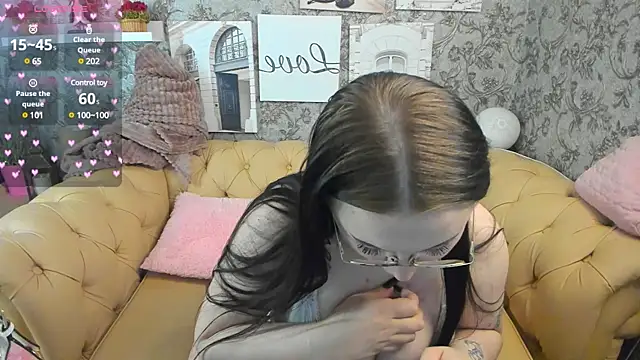 Tina Walker online show from March 2, 2025, 12:47 pm