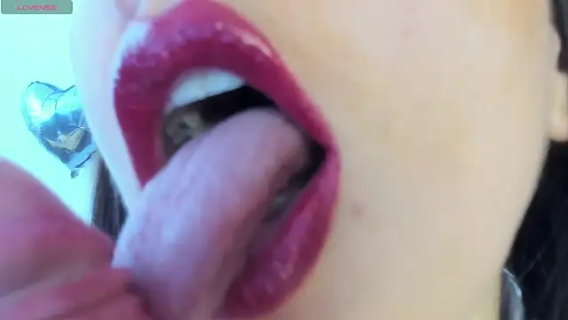 queen fetish online show from June 4, 2026, 4:55 pm