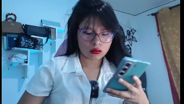 Alizon95 online show from March 26, 2026, 9:13 pm