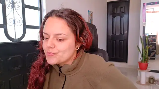 Snapshot of Scarletleon77 chatting on June 2, 2026, 5:02 pm Scarletleon77 online show from June 2, 2026, 5:02 pm