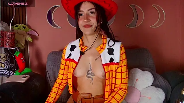 natashapridee  online show from November 1, 2025, 12:28 am