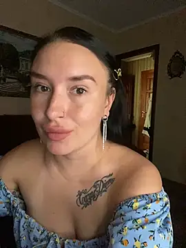 Roxana Bell online show from June 13, 2026, 11:41 am