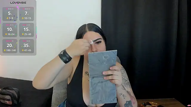 liily moore online show from June 14, 2026, 1:24 am