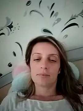 SophyGirl online show from November 13, 2025, 1:04 pm