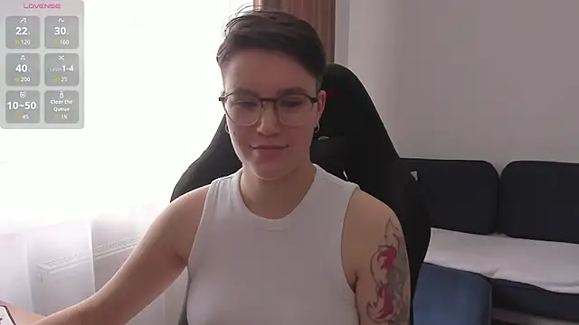 JessieFlower online show from June 18, 2026, 7:40 am