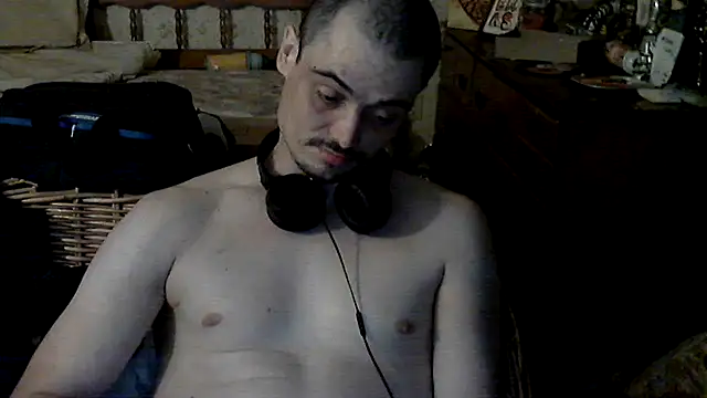 JustTylerr online show from July 3, 2026, 8:54 am