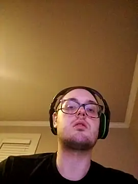 Snapshot of 420getsmehorny chatting on December 7, 2024, 12:46 am 420getsmehorny online show from December 7, 2024, 12:46 am