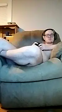 Snapshot of 420getsmehorny chatting on December 4, 2024, 10:07 am 420getsmehorny online show from December 4, 2024, 10:07 am