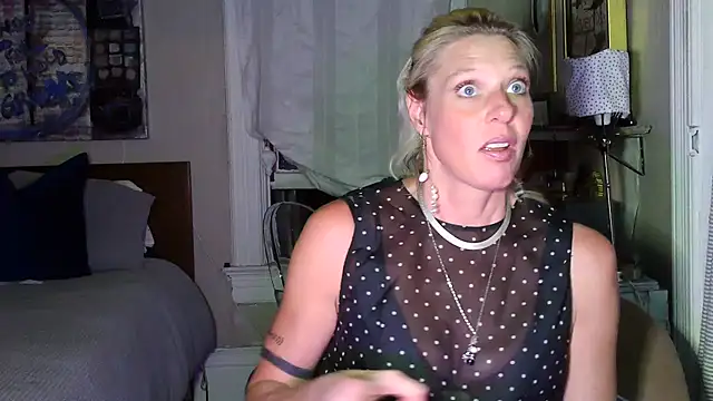 Glamazonx online show from June 25, 2026, 6:51 am