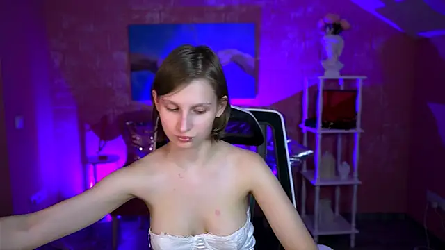 EllaHorton online show from June 15, 2026, 5:34 pm