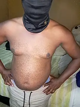 Snapshot of Lows2112 chatting on March 14, 2026, 6:14 pm Lows2112 online show from March 14, 2026, 6:14 pm