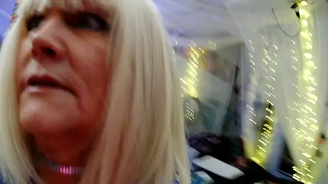 Snapshot of juscjen chatting on February 1, 2026, 9:40 am juscjen online show from February 1, 2026, 9:40 am