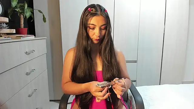 Karla hernandez  online show from May 25, 2026, 10:47 am