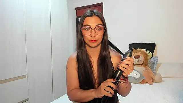 Karla hernandez  online show from May 26, 2026, 10:46 am