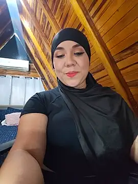AmbarBurhan online show from June 18, 2026, 4:23 pm