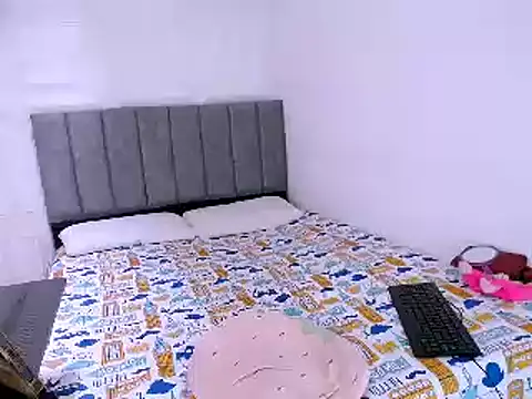 nataly red online show from February 4, 2025, 4:50 pm