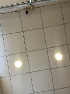 DarianaGuzz online show from October 15, 2025, 11:24 pm