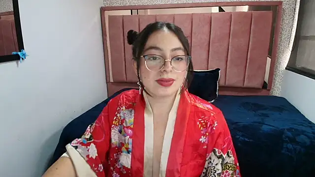 MiaWils  online show from May 20, 2026, 6:49 pm