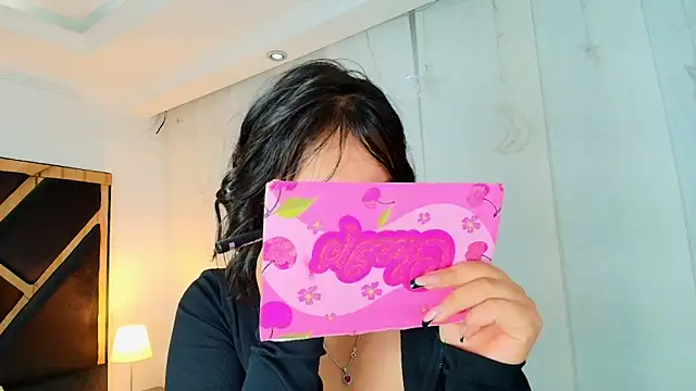 lina bedoya  online show from June 9, 2026, 11:44 am