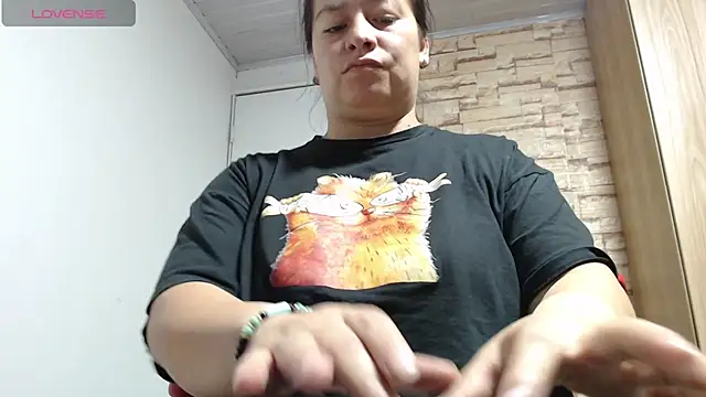monickhot303av online show from June 14, 2026, 5:08 am