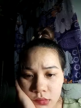 Ngoc-Trinh online show from December 4, 2024, 3:15 pm