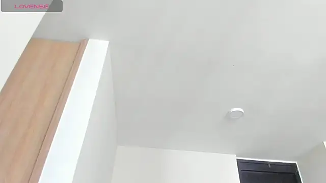 samanta-Little online show from December 20, 2025, 3:37 pm