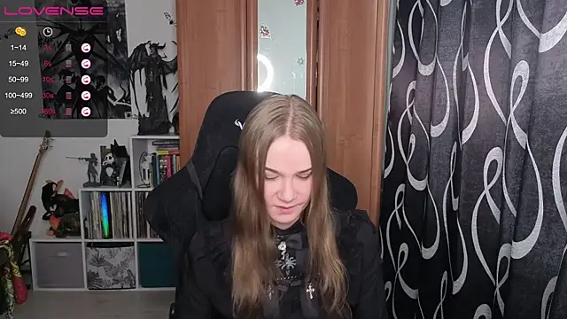 stellablondy online show from May 28, 2026, 10:11 am