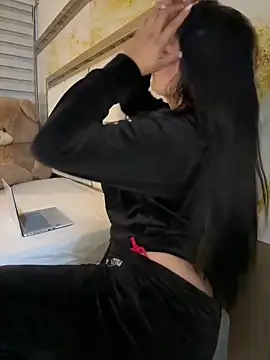 sarasoto 1 online show from March 28, 2026, 2:12 am