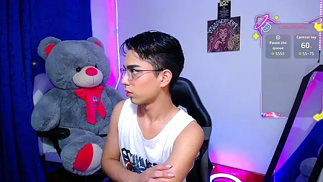 OwenBluee online show from June 20, 2026, 6:40 am