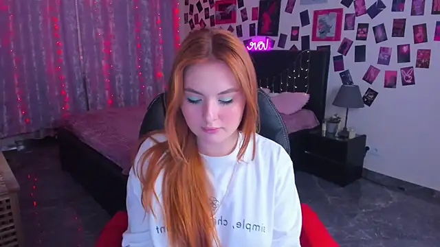 BellaTorne  online show from March 22, 2025, 3:42 pm