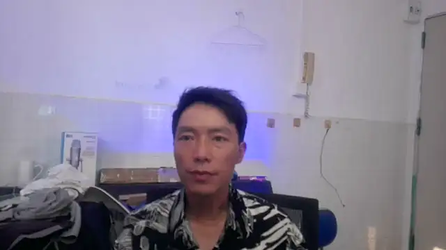 xhqds online show from April 22, 2026, 8:32 am