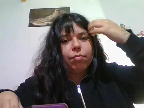 scarletttlove online show from June 22, 2026, 1:22 am
