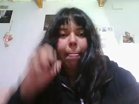 scarletttlove online show from June 26, 2026, 1:33 am