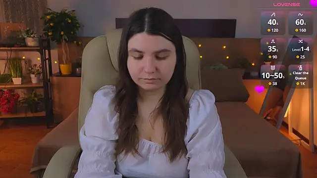 Viola  Shy online show from May 26, 2026, 9:46 pm