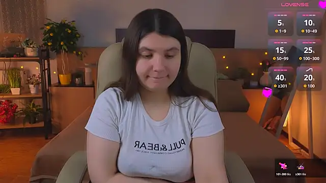 Viola  Shy online show from May 29, 2026, 8:04 pm