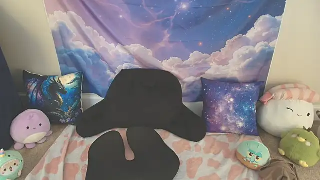 MilkyBunny online show from April 13, 2026, 7:40 pm