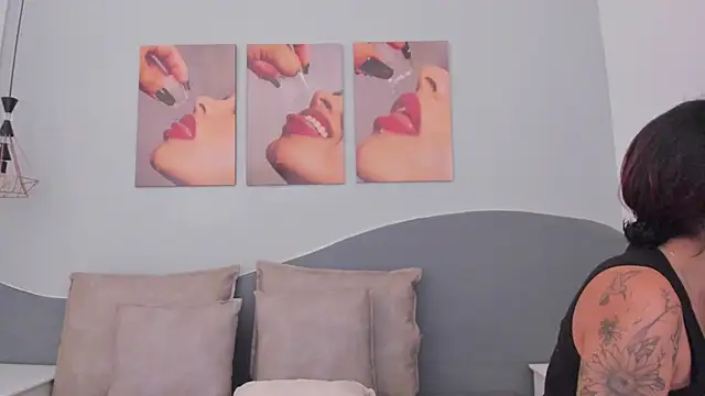 MarianaSanz online show from April 25, 2026, 1:52 pm