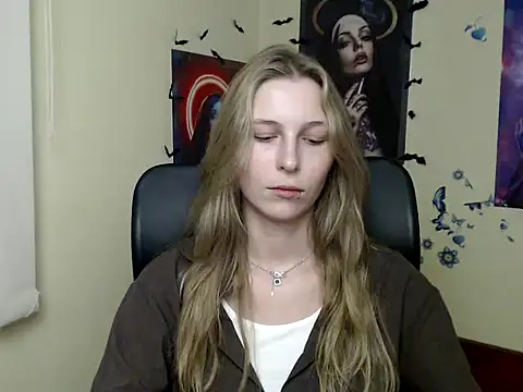StrangerGi online show from June 15, 2026, 12:05 pm