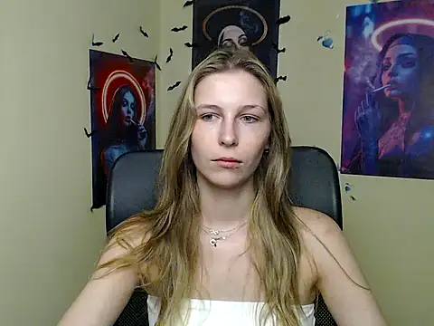 StrangerGi online show from June 13, 2026, 6:44 am