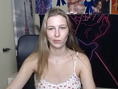 StrangerGi online show from July 6, 2026, 6:20 am