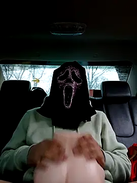 Alfrendino44 online show from November 25, 2025, 9:04 pm