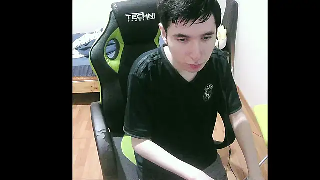 Snapshot of Twink_martinboy chatting on December 23, 2024, 1:08 am Twink martinboy online show from December 23, 2024, 1:08 am