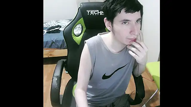 Snapshot of Twink_martinboy chatting on January 13, 2025, 1:34 am Twink martinboy online show from January 13, 2025, 1:34 am