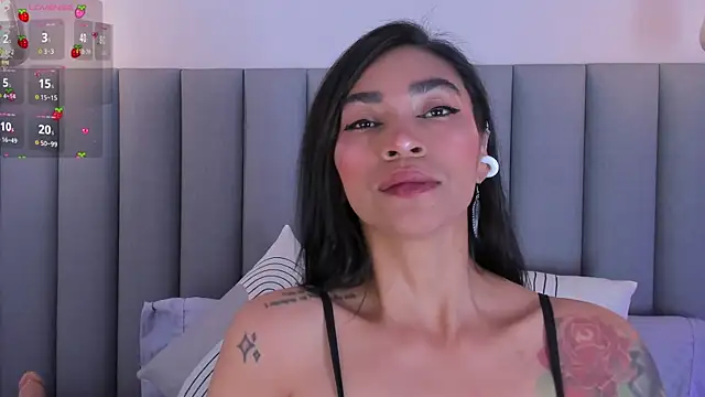 Leamonroe   online show from June 12, 2026, 10:07 pm