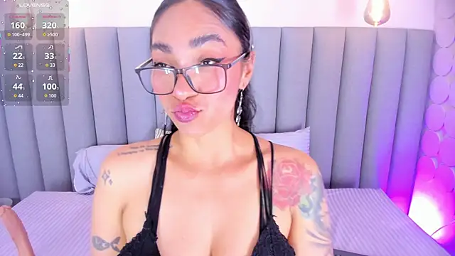 Leamonroe   online show from June 11, 2026, 10:07 pm